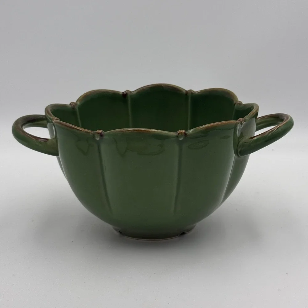 WH Made in Portugal Green Ceramic Scalloped Berry Bowl with Handles